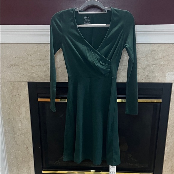 OGL Plantive Deep Green Long Sleeve Dress - Picture 2 of 10